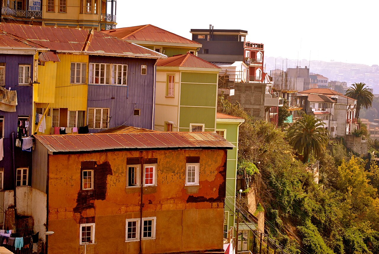 Casas de colores en los cerros de Valparaíso